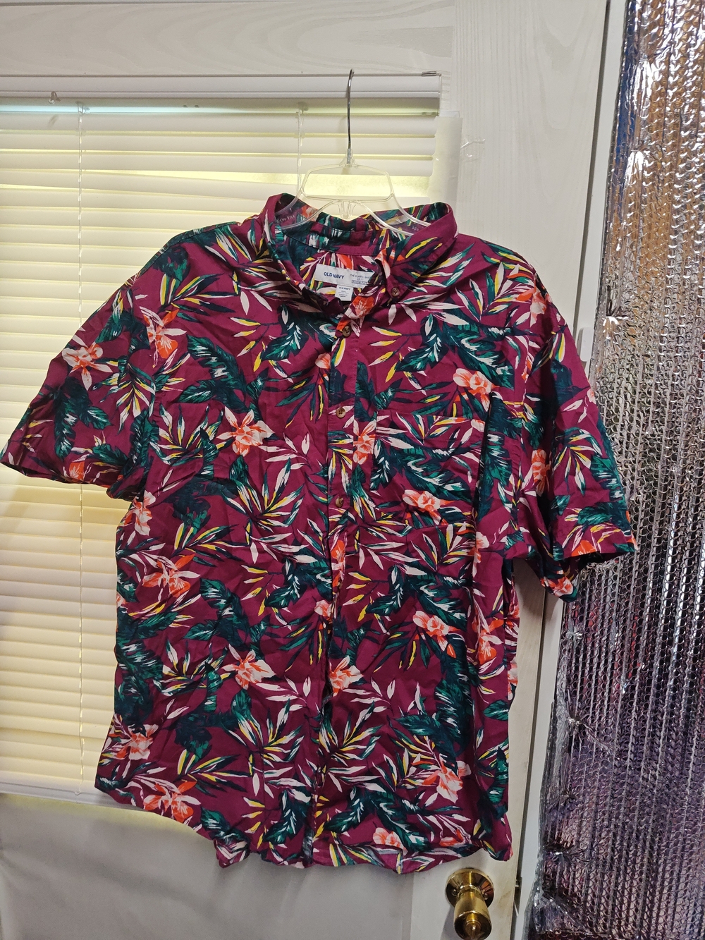 Old Navy The Classic Shirt Slim Fit Built In Flex Button Down Shirt